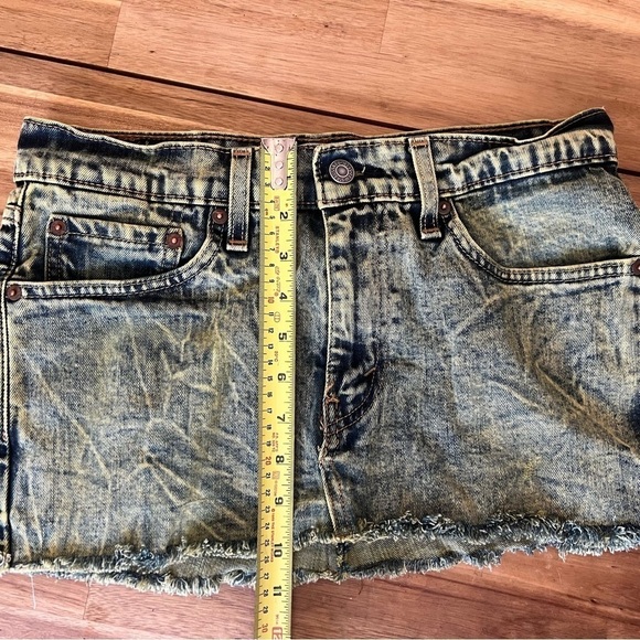 Levi’s Waterless Deconstructed Repurposed Denim Mini Yellow Acid Wash Sz M - Picture 7 of 10